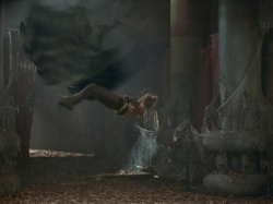 extant_HTLJ_3x07-TheGreenEyedMonster_04448