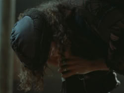 extant_HTLJ_3x13-Encounter_00271