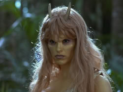 extant_HTLJ_3x13-Encounter_01327