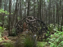extant_HTLJ_3x13-Encounter_03581