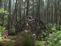 extant_HTLJ_3x13-Encounter_03585