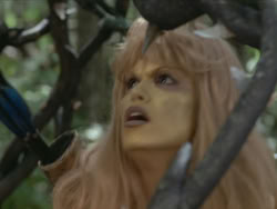 extant_HTLJ_3x13-Encounter_03760