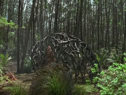 extant_HTLJ_3x13-Encounter_03763