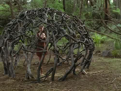 extant_HTLJ_3x13-Encounter_03789