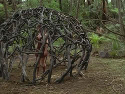 extant_HTLJ_3x13-Encounter_03792
