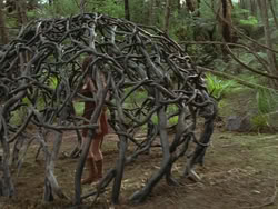 extant_HTLJ_3x13-Encounter_03794