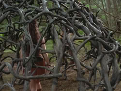 extant_HTLJ_3x13-Encounter_03797
