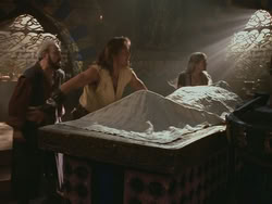 extant_HTLJ_3x18-ReignOfTerror_04458