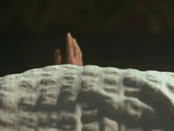 extant_HTLJ_3x18-ReignOfTerror_04574