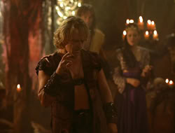 extant_HTLJ_4x05-StrangerInAStrangeWorld_00085