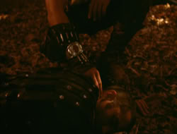 extant_HTLJ_4x05-StrangerInAStrangeWorld_00114