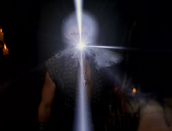 extant_HTLJ_4x05-StrangerInAStrangeWorld_00133