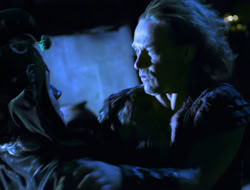 extant_HTLJ_4x05-StrangerInAStrangeWorld_00399