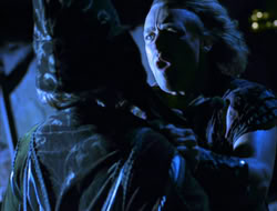 extant_HTLJ_4x05-StrangerInAStrangeWorld_00401