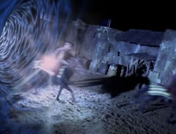 extant_HTLJ_4x05-StrangerInAStrangeWorld_00409