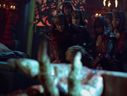 extant_HTLJ_4x05-StrangerInAStrangeWorld_00490