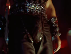 extant_HTLJ_4x05-StrangerInAStrangeWorld_00522