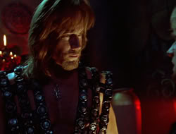 extant_HTLJ_4x05-StrangerInAStrangeWorld_00527