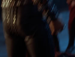 extant_HTLJ_4x05-StrangerInAStrangeWorld_00545