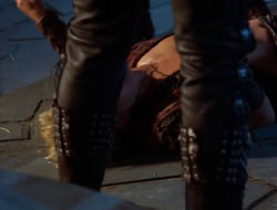 extant_HTLJ_4x05-StrangerInAStrangeWorld_00547