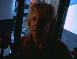extant_HTLJ_4x05-StrangerInAStrangeWorld_00871