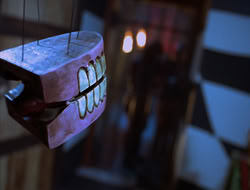 extant_HTLJ_4x05-StrangerInAStrangeWorld_00983