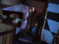 extant_HTLJ_4x05-StrangerInAStrangeWorld_00986