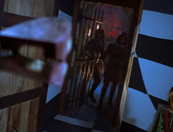 extant_HTLJ_4x05-StrangerInAStrangeWorld_00987