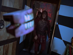 extant_HTLJ_4x05-StrangerInAStrangeWorld_00991