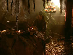 extant_HTLJ_4x05-StrangerInAStrangeWorld_01122