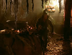 extant_HTLJ_4x05-StrangerInAStrangeWorld_01123