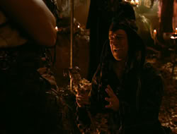 extant_HTLJ_4x05-StrangerInAStrangeWorld_01142