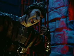 extant_HTLJ_4x05-StrangerInAStrangeWorld_01337