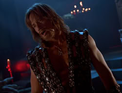 extant_HTLJ_4x05-StrangerInAStrangeWorld_01544