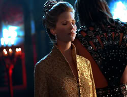 extant_HTLJ_4x05-StrangerInAStrangeWorld_01575