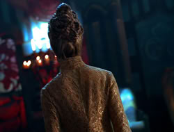 extant_HTLJ_4x05-StrangerInAStrangeWorld_01720