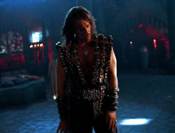 extant_HTLJ_4x05-StrangerInAStrangeWorld_01726