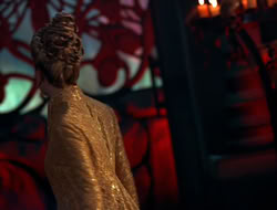 extant_HTLJ_4x05-StrangerInAStrangeWorld_01745