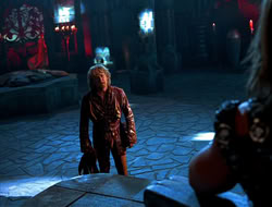 extant_HTLJ_4x05-StrangerInAStrangeWorld_01752