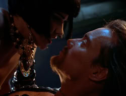 extant_HTLJ_4x05-StrangerInAStrangeWorld_01897