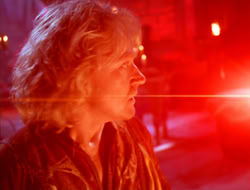 extant_HTLJ_4x05-StrangerInAStrangeWorld_02147