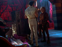 extant_HTLJ_4x05-StrangerInAStrangeWorld_02330