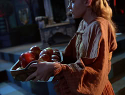 extant_HTLJ_4x05-StrangerInAStrangeWorld_02594