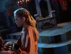 extant_HTLJ_4x05-StrangerInAStrangeWorld_02597