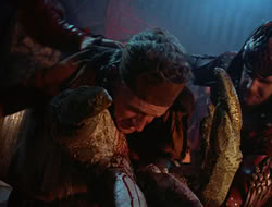 extant_HTLJ_4x05-StrangerInAStrangeWorld_02685