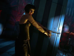 extant_HTLJ_4x05-StrangerInAStrangeWorld_02704