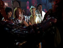 extant_HTLJ_4x05-StrangerInAStrangeWorld_03086