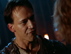 extant_HTLJ_4x05-StrangerInAStrangeWorld_03332