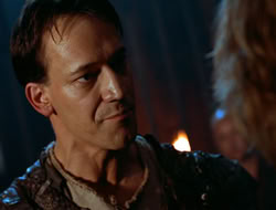 extant_HTLJ_4x05-StrangerInAStrangeWorld_03337
