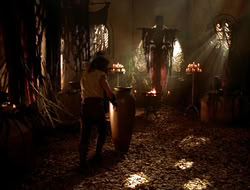 extant_HTLJ_4x05-StrangerInAStrangeWorld_03465